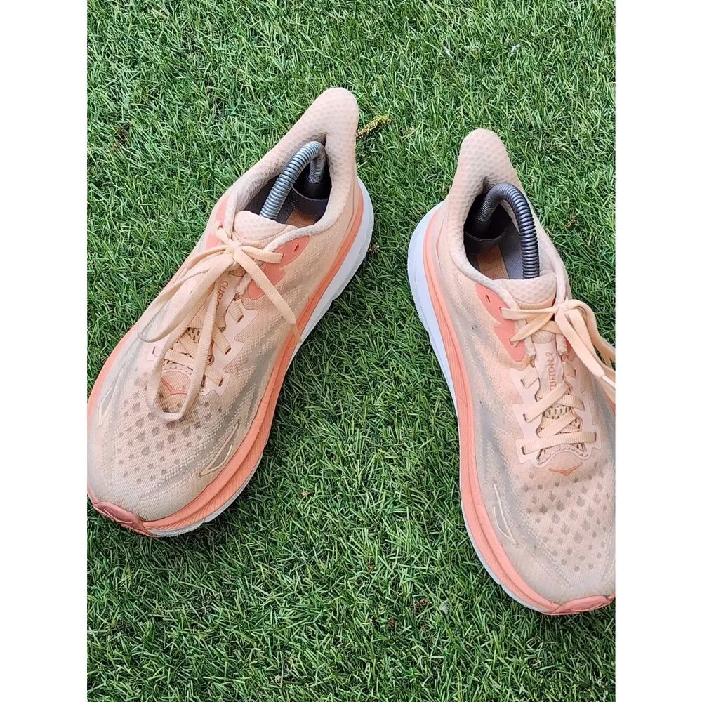 HOKA CLIFTON 9 - Womens Athletic Shoes - SIZE 7.5B